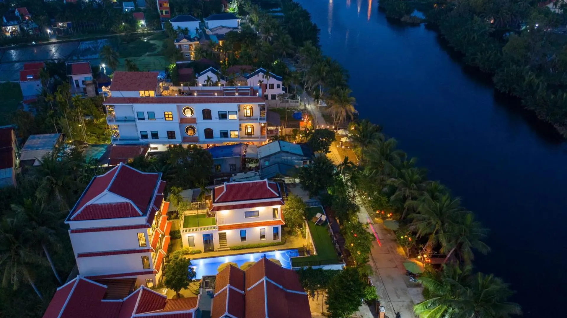 Homestay Nipa Riverside Villa By The Little Hoi An